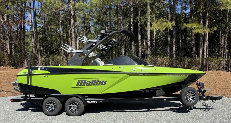 2020 Malibu 23LSV Icon